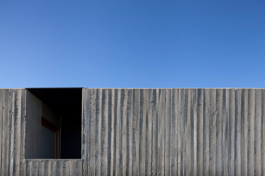 Casa Closed in La Plata Argentina by Felipe Gonzalez Arzac