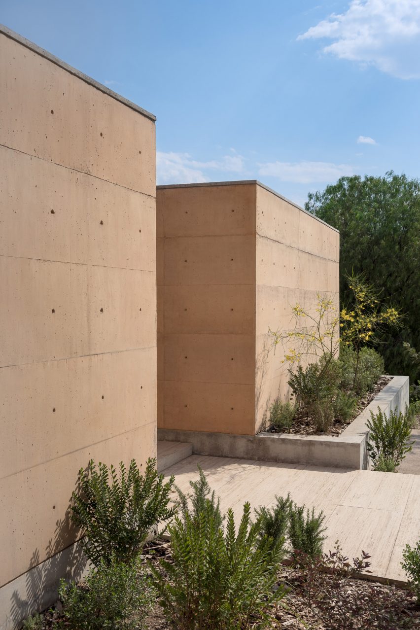 Casa Moulat residence in Hidalgo Mexico by Centro de Colaboracion Arquitectonica