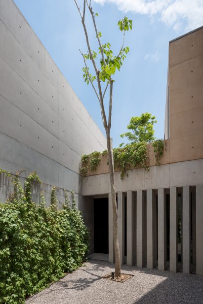 Casa Moulat residence in Hidalgo Mexico by Centro de Colaboracion Arquitectonica