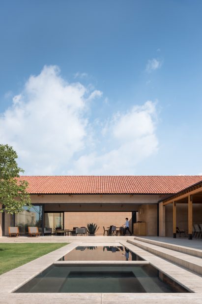 Casa Moulat residence in Hidalgo Mexico by Centro de Colaboracion Arquitectonica
