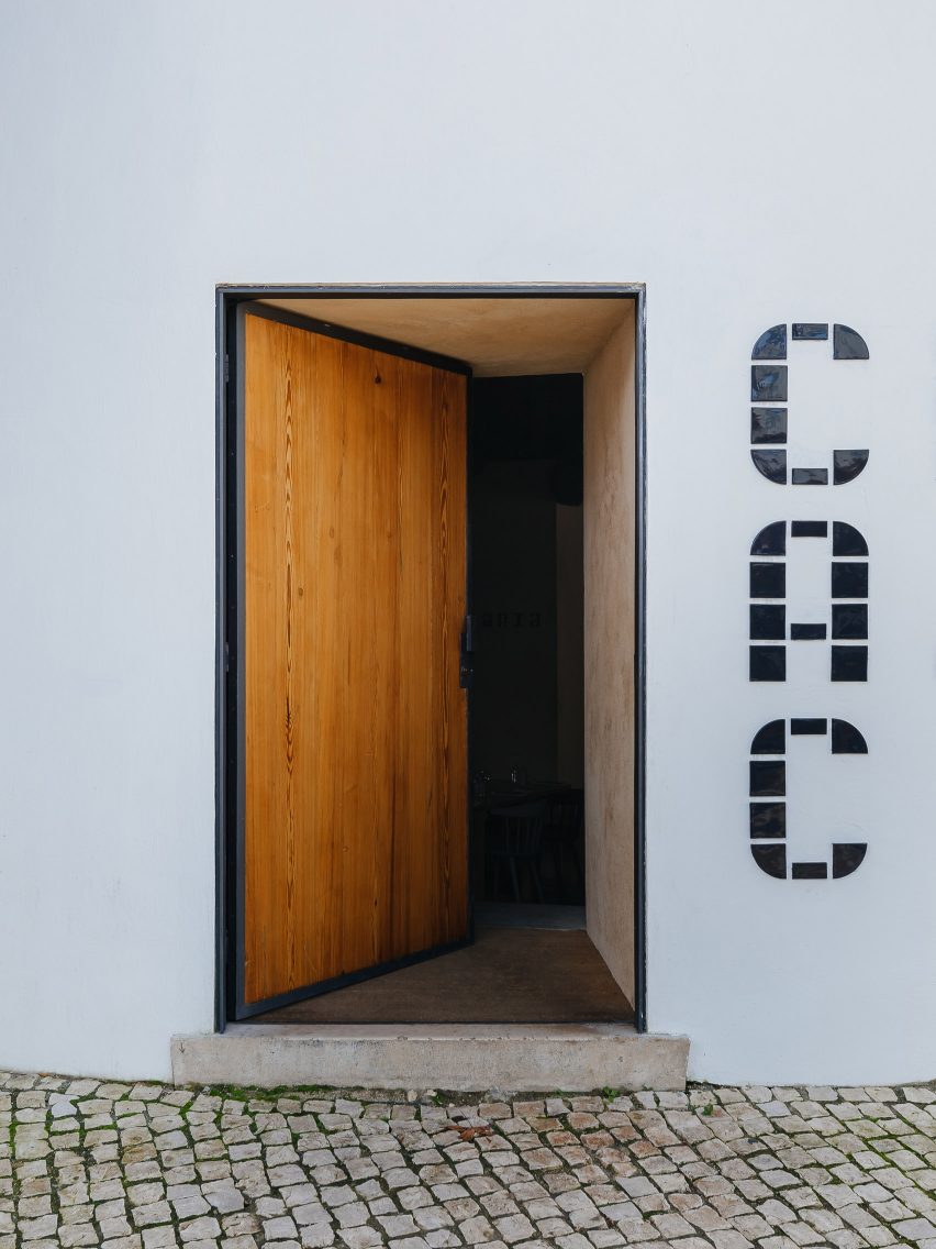 Ceramics factory in Coimbra, Portugal designed by Luisa Bebiano Arquitectos and Atelier do Corvo