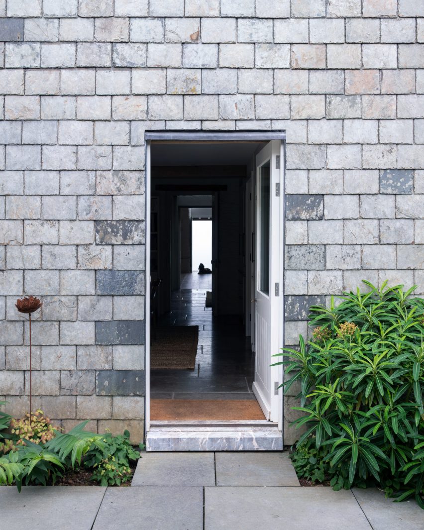 Coastal House by 6a Architects