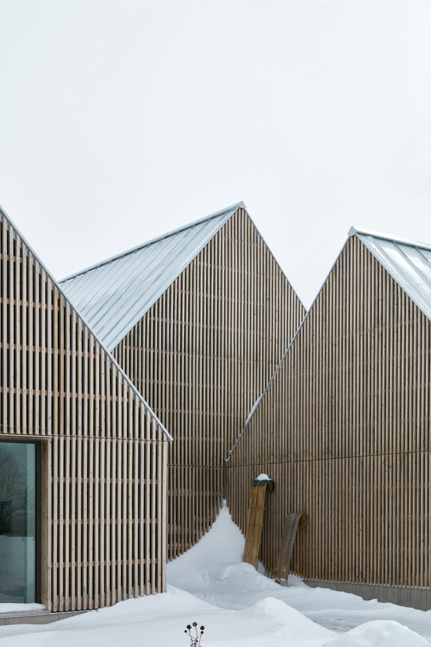 Hatley House Residence in Quebec, Canada by Pelletier De Fontenay