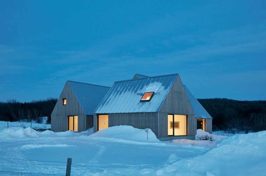 Hatley House Residence in Quebec, Canada by Pelletier De Fontenay