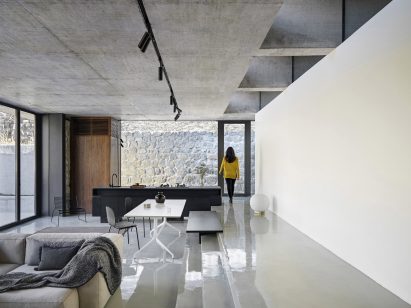 House on the Great Wall by MDDM Studio