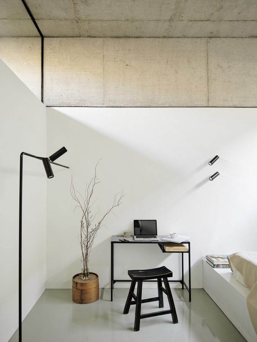 House on the Great Wall by MDDM Studio