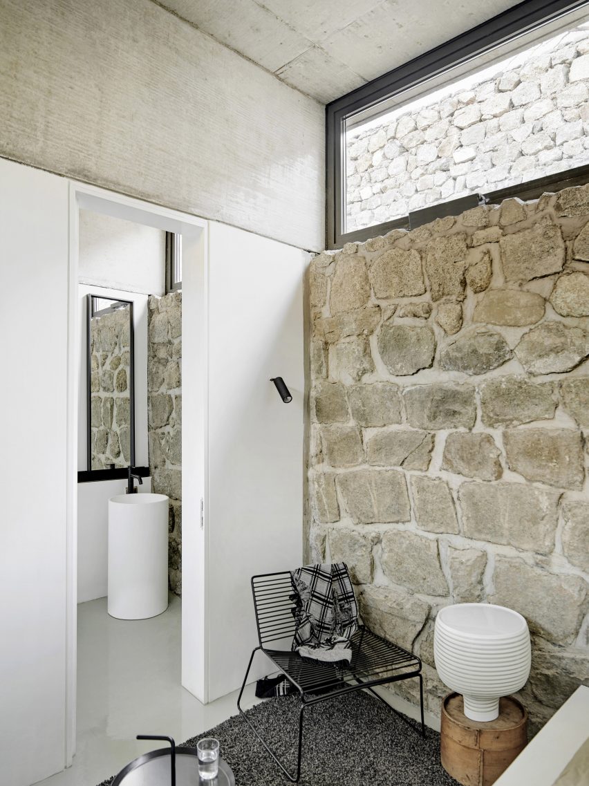 House on the Great Wall by MDDM Studio