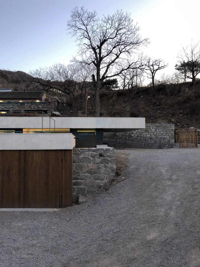 House on the Great Wall by MDDM Studio