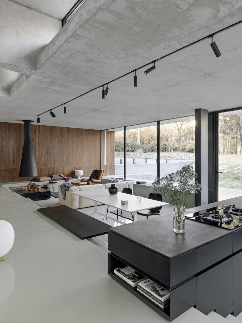House on the Great Wall by MDDM Studio