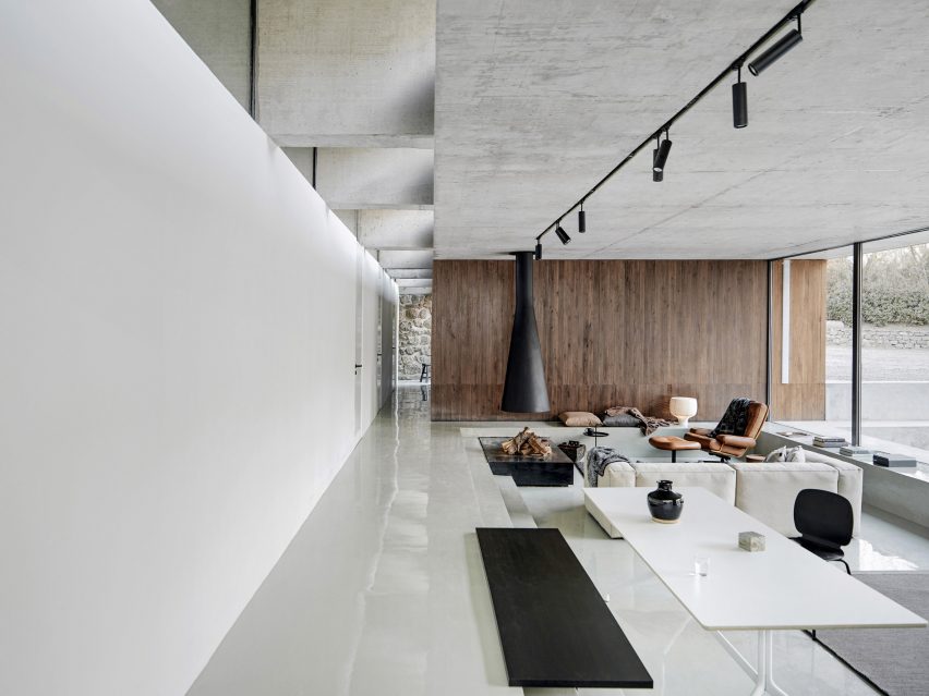 House on the Great Wall by MDDM Studio