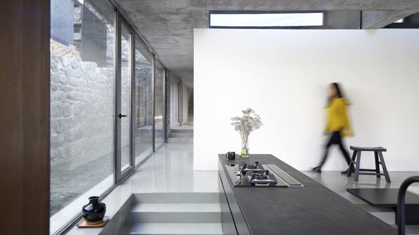 House on the Great Wall by MDDM Studio