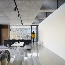 House on the Great Wall by MDDM Studio