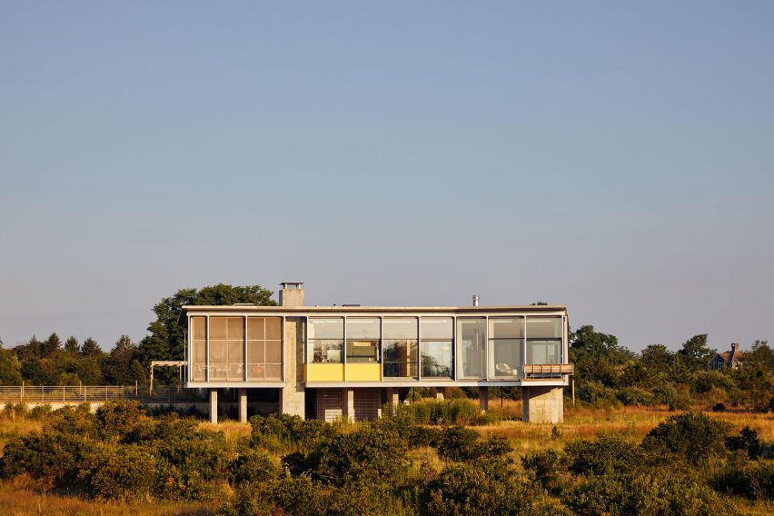 Long Island wetland residence by Ryall Sheridan Architects