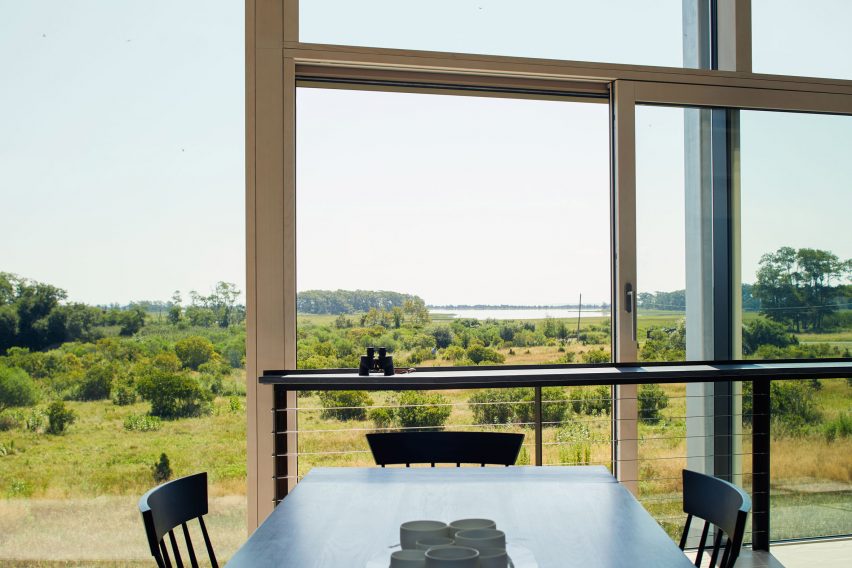 Long Island wetland residence by Ryall Sheridan Architects