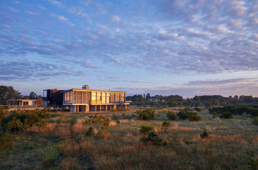 Long Island wetland residence by Ryall Sheridan Architects