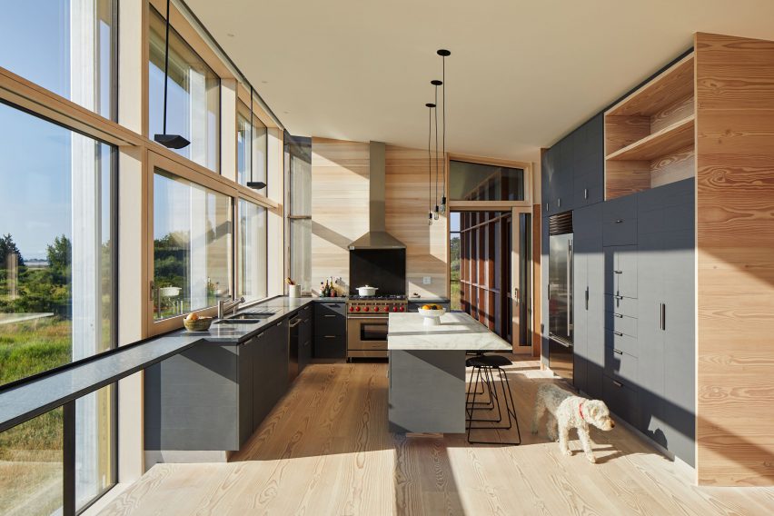 Long Island wetland residence by Ryall Sheridan Architects