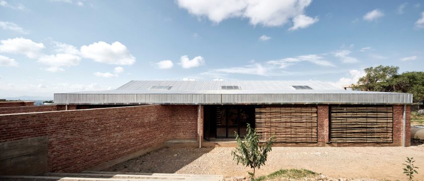 Dormitory in Bolivia by Ralf Pasel and CODE students