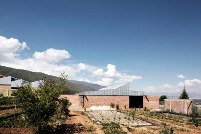 Dormitory in Bolivia by Ralf Pasel and CODE students
