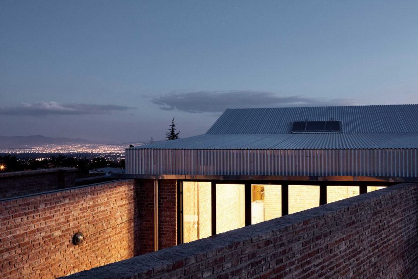 Dormitory in Bolivia by Ralf Pasel and CODE students