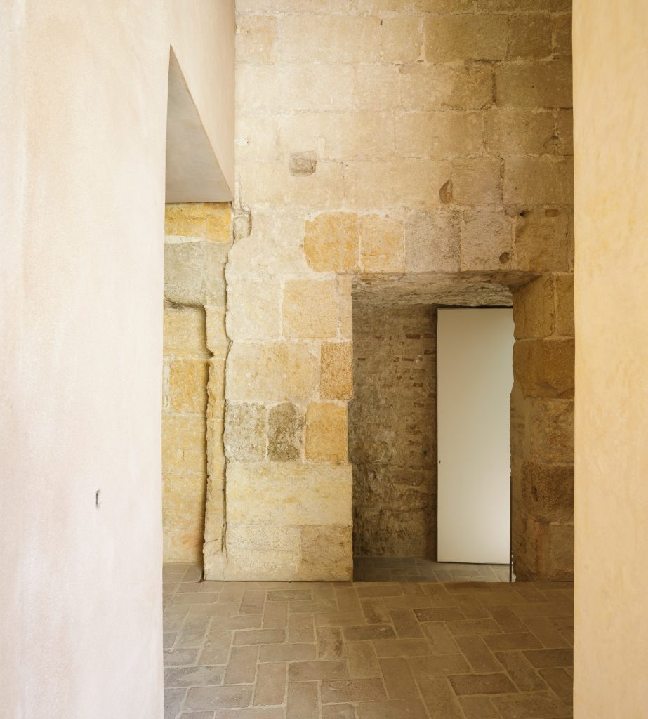 Real Alcazar by Reina and Asociados