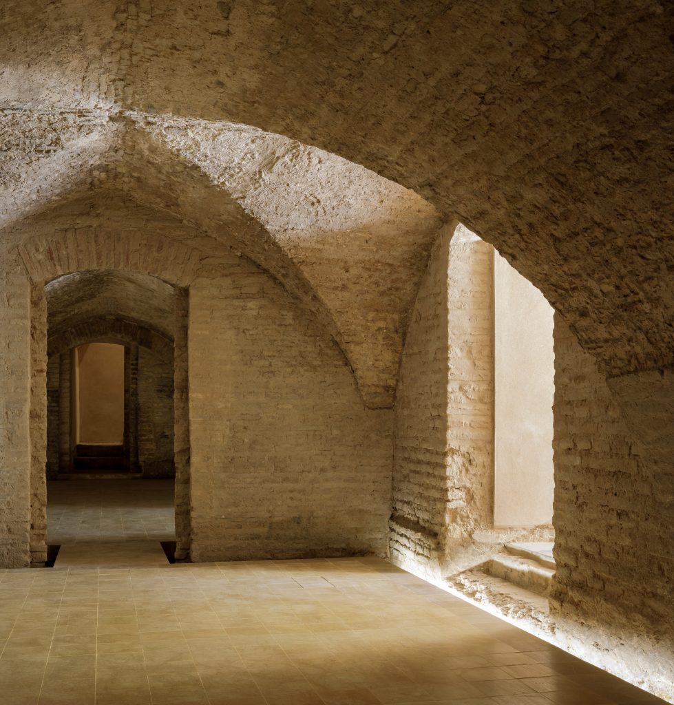 Real Alcazar by Reina and Asociados