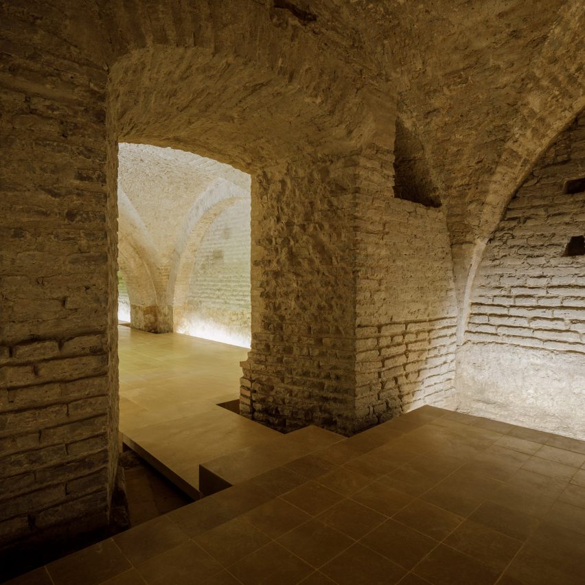 Real Alcazar by Reina and Asociados
