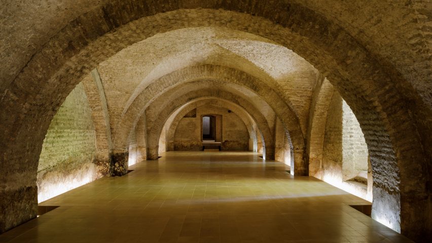 Real Alcazar by Reina and Asociados