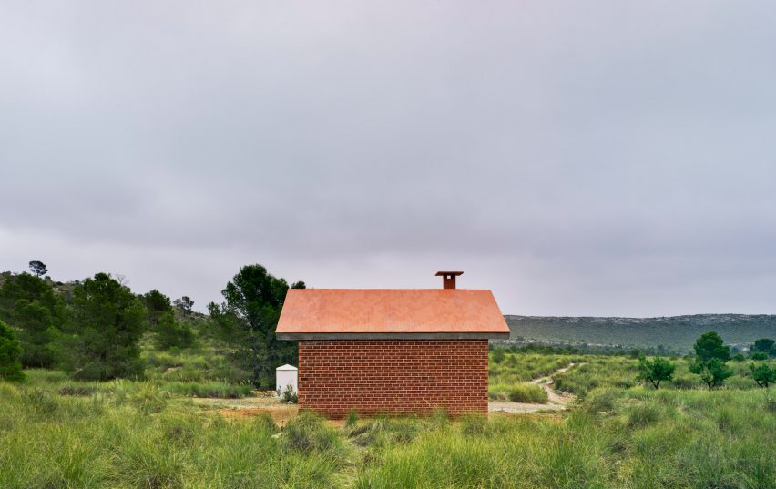 Refuge for Excursionists by Martin Lejarraga Architecture Office