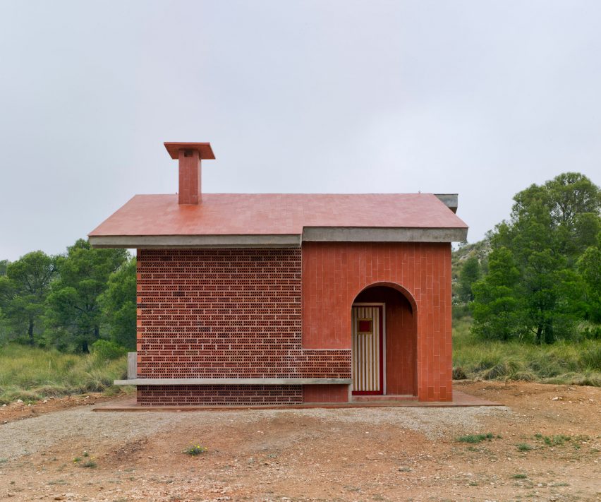 Refuge for Excursionists by Martin Lejarraga Architecture Office