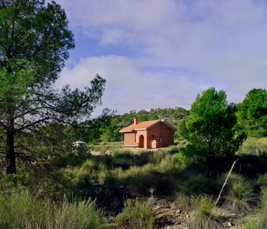 Refuge for Excursionists by Martin Lejarraga Architecture Office