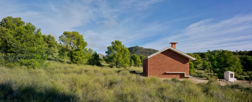 Refuge for Excursionists by Martin Lejarraga Architecture Office