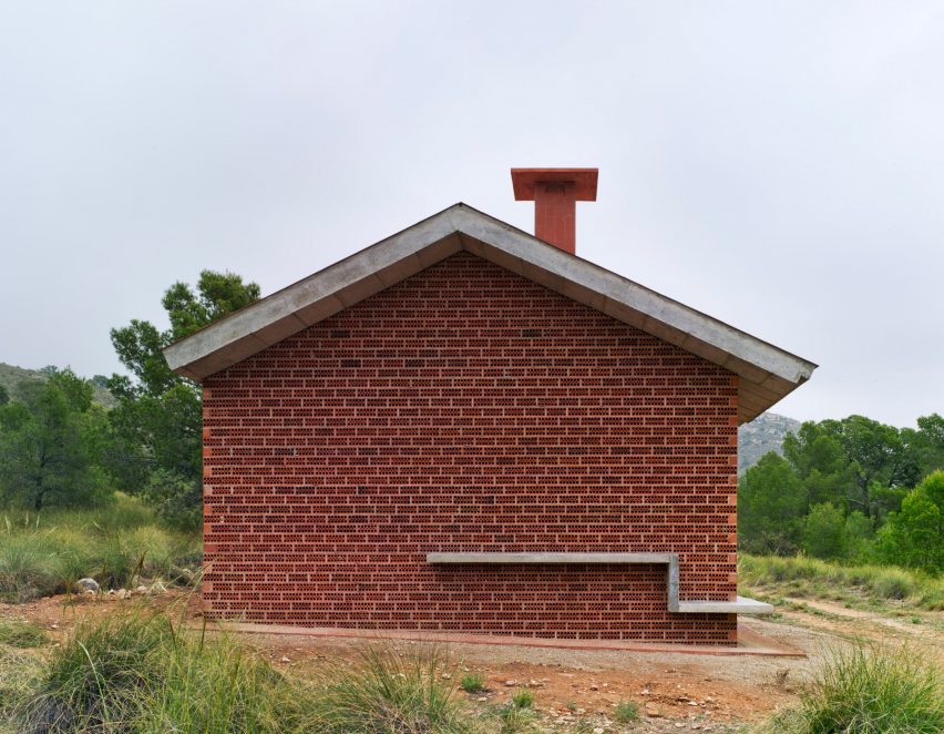Refuge for Excursionists by Martin Lejarraga Architecture Office