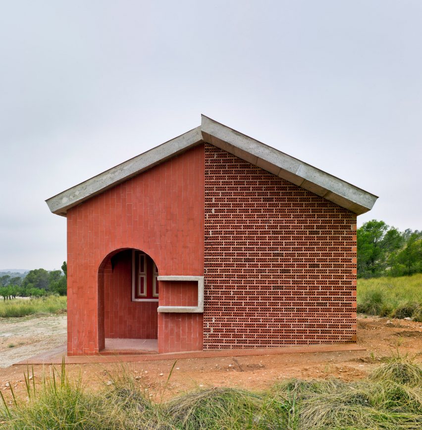 Refuge for Excursionists by Martin Lejarraga Architecture Office