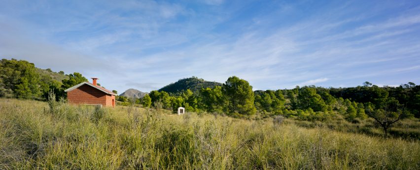 Refuge for Excursionists by Martin Lejarraga Architecture Office