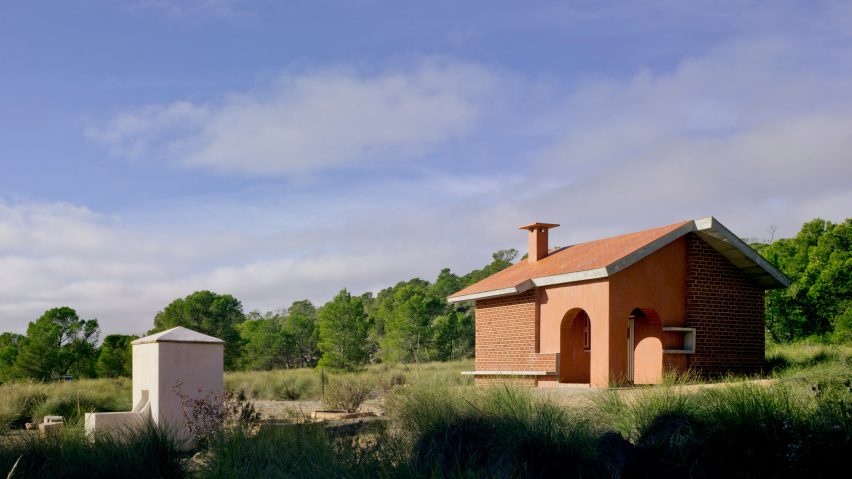 Refuge for Excursionists by Martin Lejarraga Architecture Office