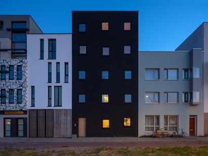 Three-Generation House by BETA