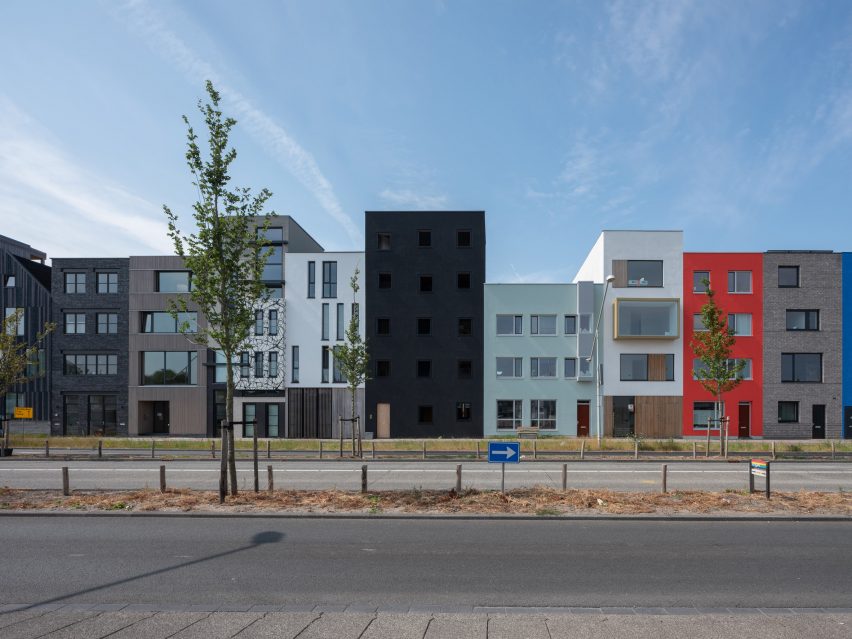 Three-Generation House by BETA