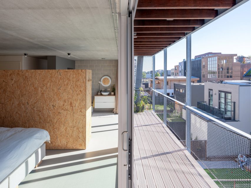 Three-Generation House by BETA