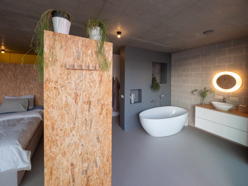 Three-Generation House by BETA