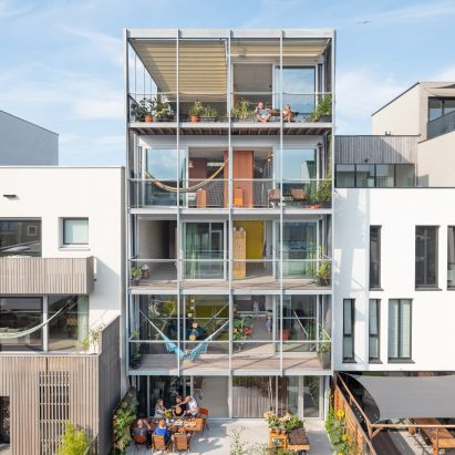 3-Generation House by BETA