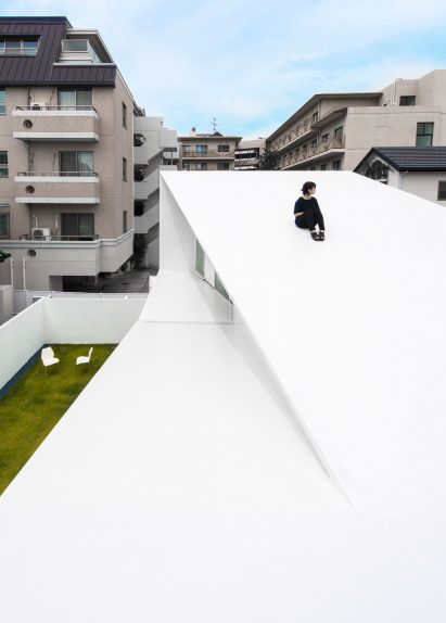 Topological Folding House by Takashi Yamaguchi & associates
