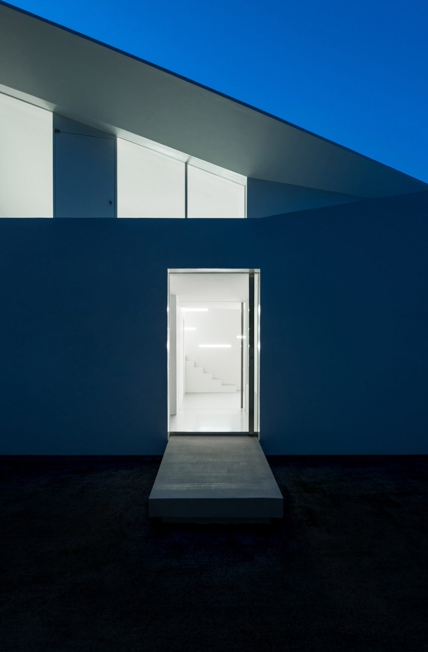 Topological Folding House by Takashi Yamaguchi & associates