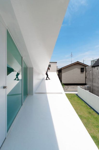 Topological Folding House by Takashi Yamaguchi & associates