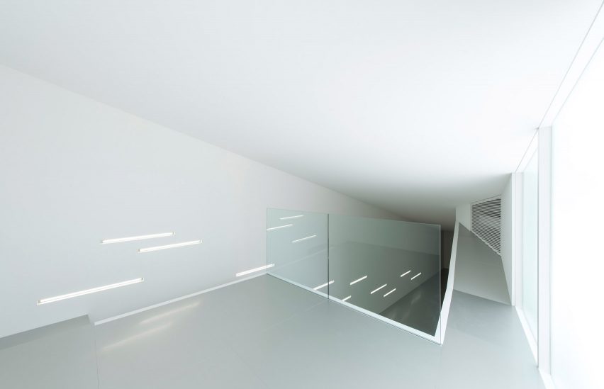 Topological Folding House by Takashi Yamaguchi & associates
