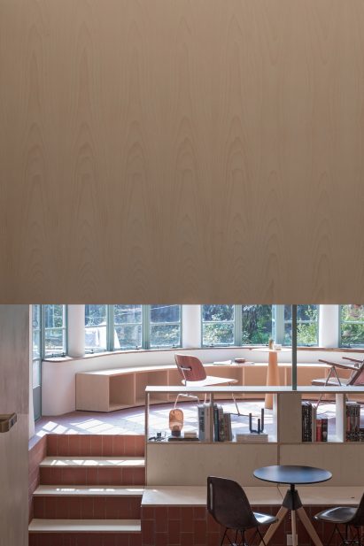 U-shape Room by Atelier Tao+C