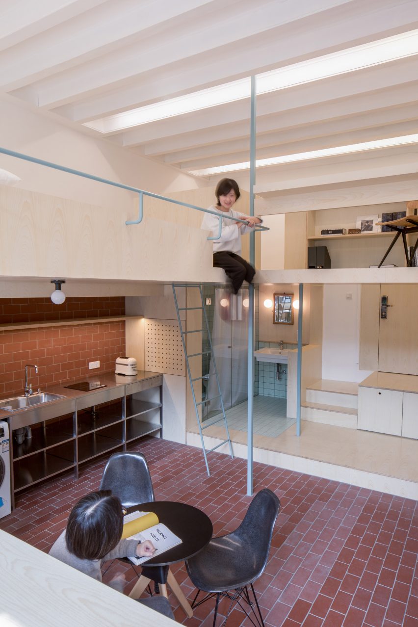U-shape Room by Atelier Tao+C