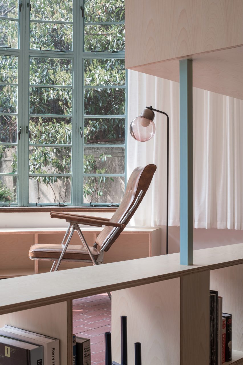 U-shape Room by Atelier Tao+C