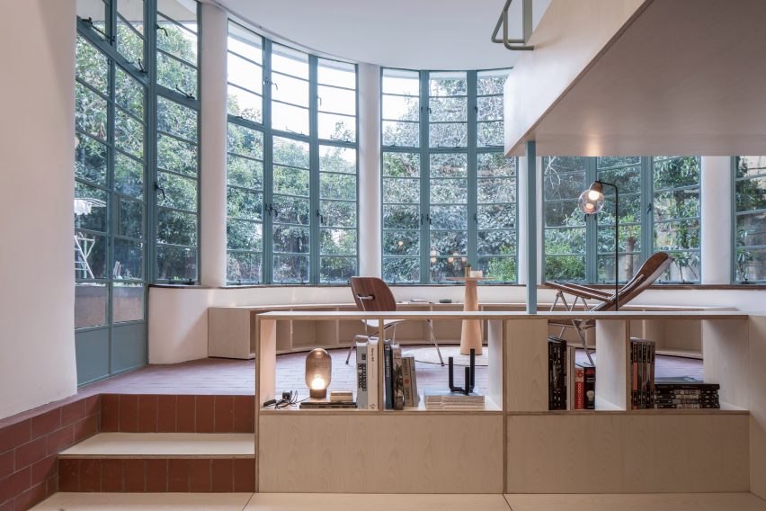 U-shape Room by Atelier Tao+C