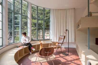 U-shape Room by Atelier Tao+C