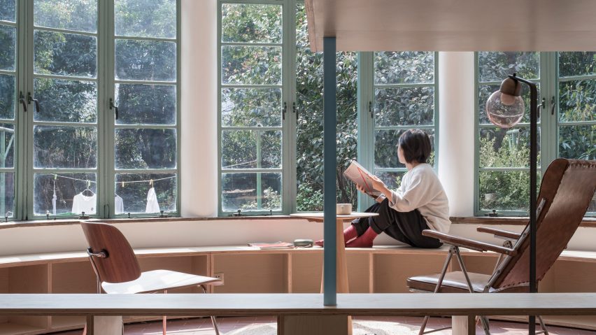 U-shape Room by Atelier Tao+C